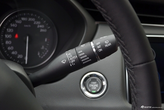 2018款XT4 2.0T四驱铂金版28T