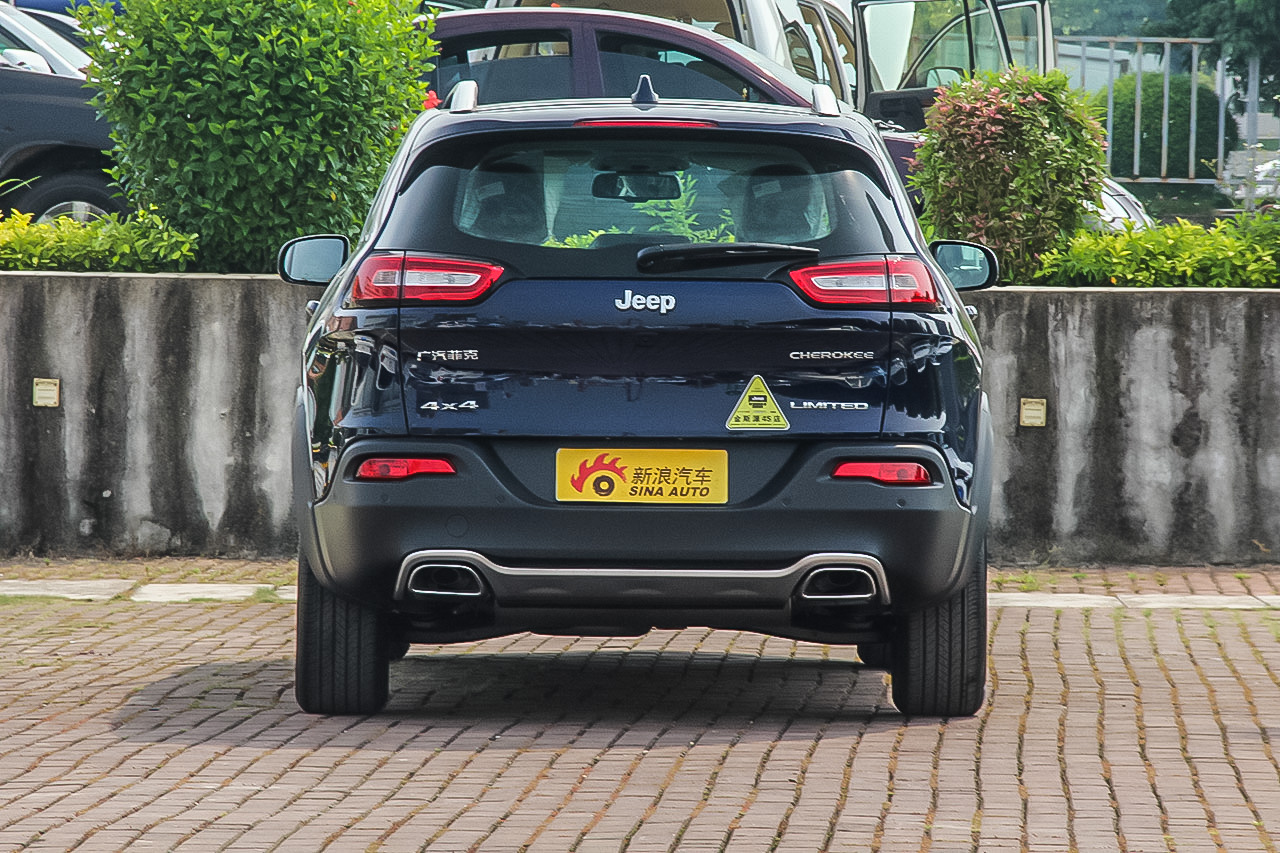 2016款自由光2.4L自动75周年致敬版