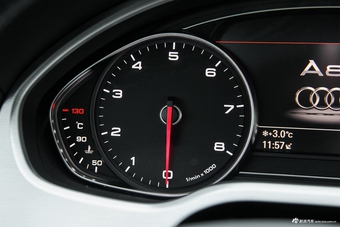 2016款奥迪A8L 3.0T自动45TFSI quattro舒适型