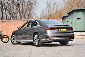 2018款奥迪A8L 3.0T自动55 TFSI quattro尊贵型