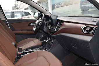 2017款森雅R7 1.6L 自动尊贵型