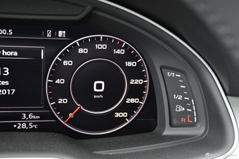 平行进口2017款奥迪Q7 3.0T 墨版