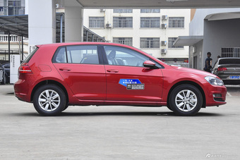 2016款高尔夫1.6L自动时尚型