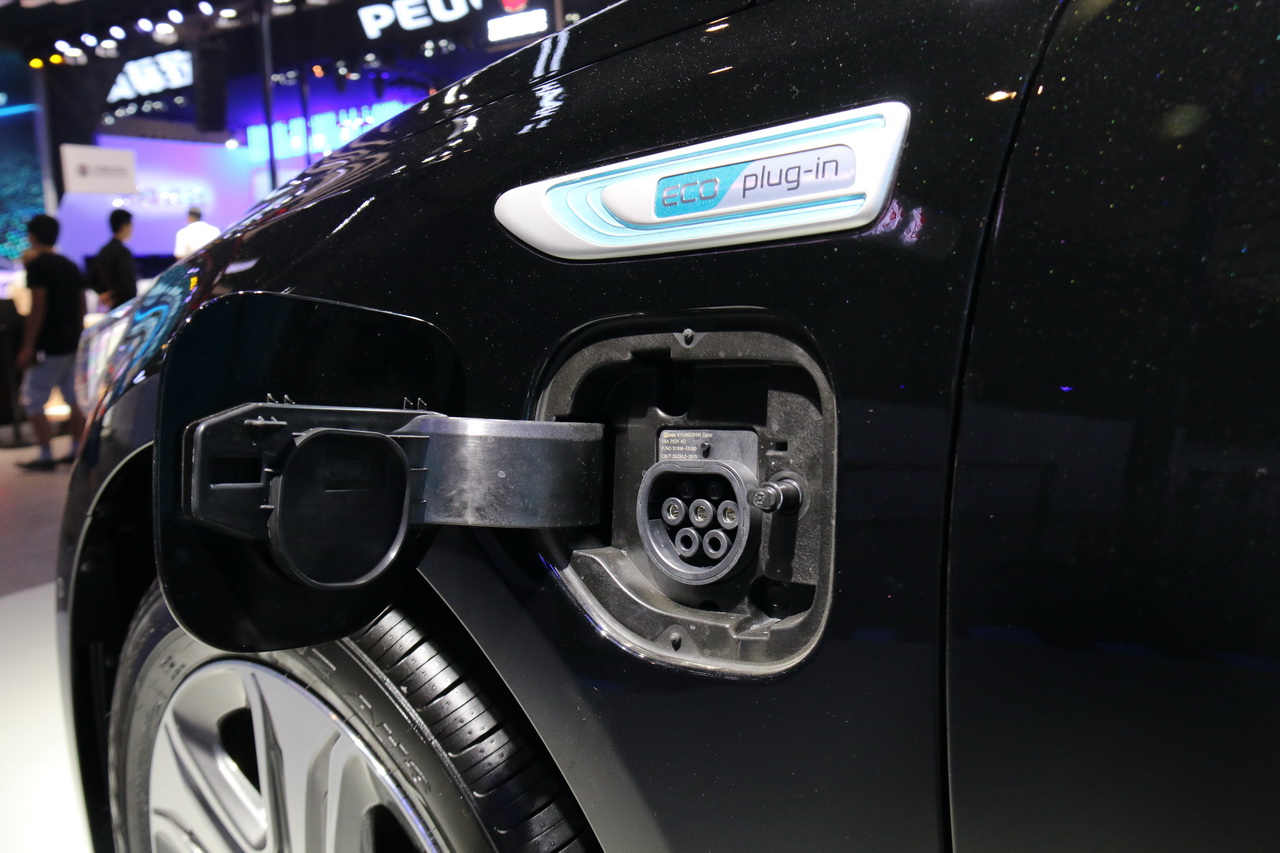 起亚K5插电混动