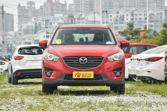 2015款马自达CX-5 2.0L自动两驱都市型 魂动红