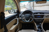 2017款吉利帝豪1.5L手动三厢百万款向上版