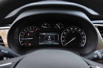 2017款GL8 2.0T自动 28T舒适型 白色