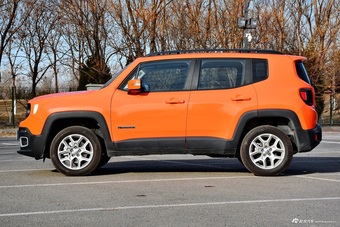 2017款自由侠2.0L自动四驱越能版