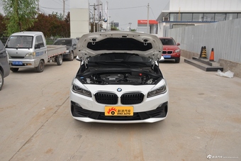 2018款宝马2系旅行车218i 1.5T自动领先型