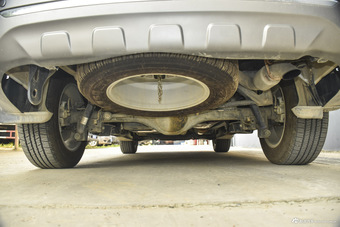 2016款驭胜S350 2.0T手动四驱汽油豪华天窗版5座