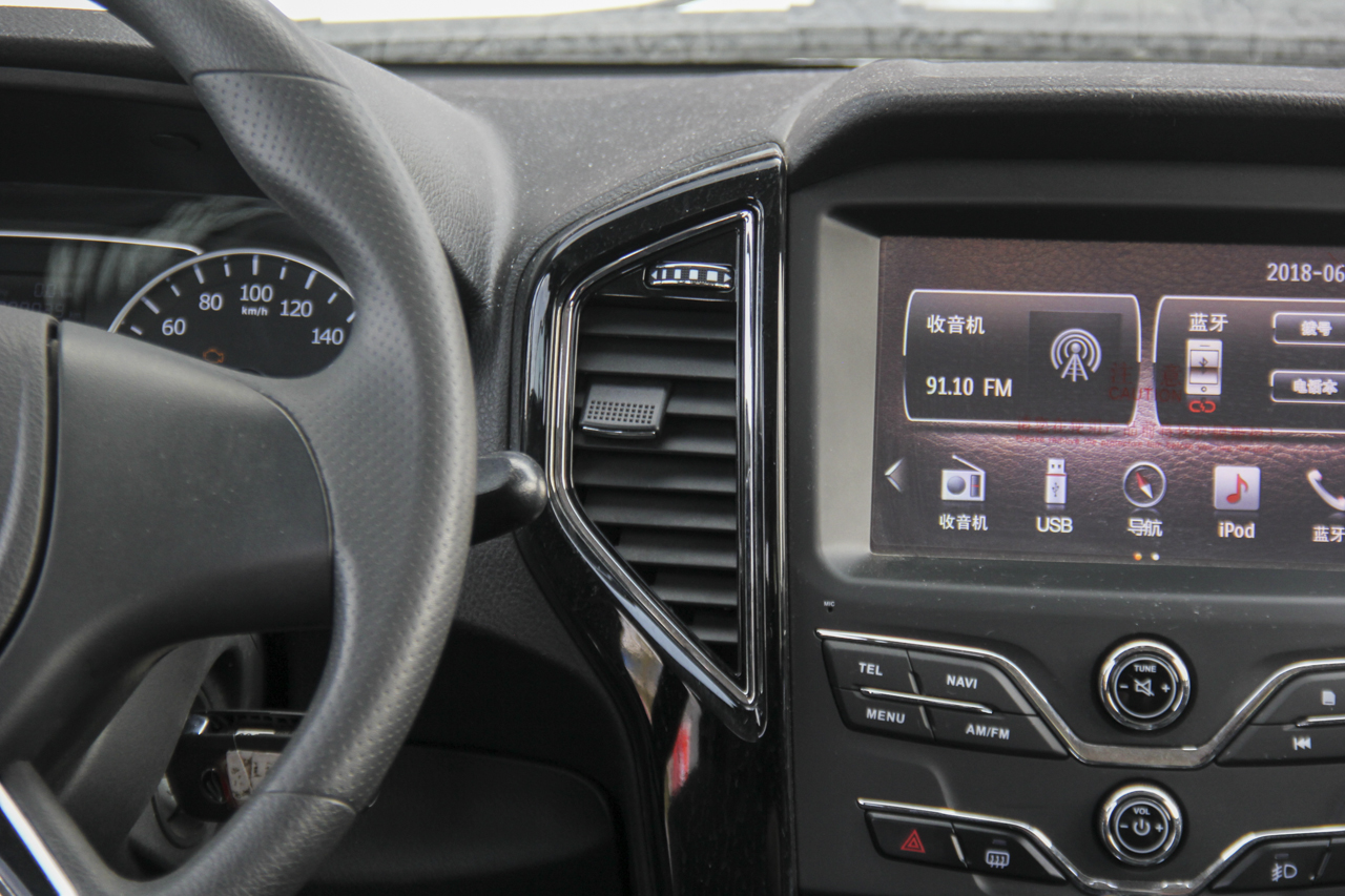 2018款陆风X8 1.8T手动汽油4X4豪华型