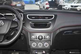 2016款中华V3 1.5L手动舒适型