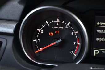 2016款奔腾B50 1.6L自动豪华型