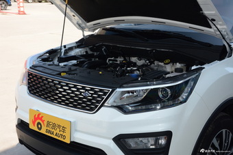 2016款长安CX70 1.6L手动豪华型