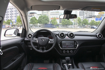 2018款东南DX3 1.5T自动旗舰型