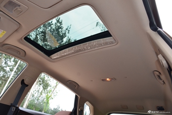 2017款宝骏560律动版1.5T手动乐享型