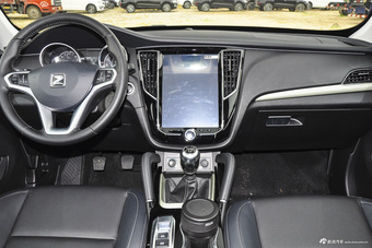 2016款众泰SR7 1.5T手动魔方之心版