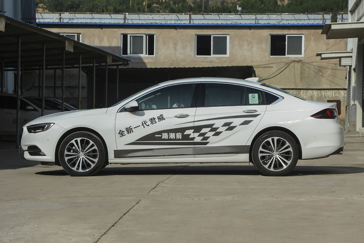 2017款君威2.0T自动尊贵型28T