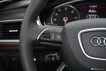 2018款奥迪A6L 3.0T自动30周年年型 50 TFSI quattro 尊享型