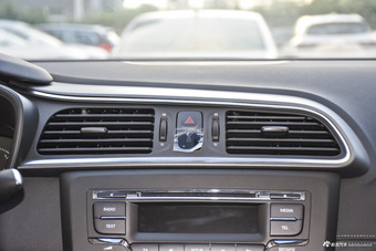 2016款科雷嘉2.0L自动两驱舒适版