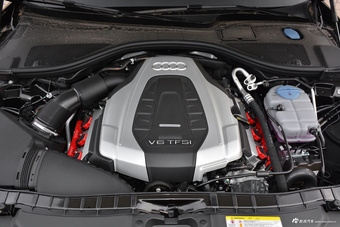 2018款奥迪A6L 3.0T自动30周年年型 50 TFSI quattro 尊享型