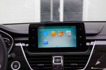 2017款宝骏560 1.5T DCT尊享型