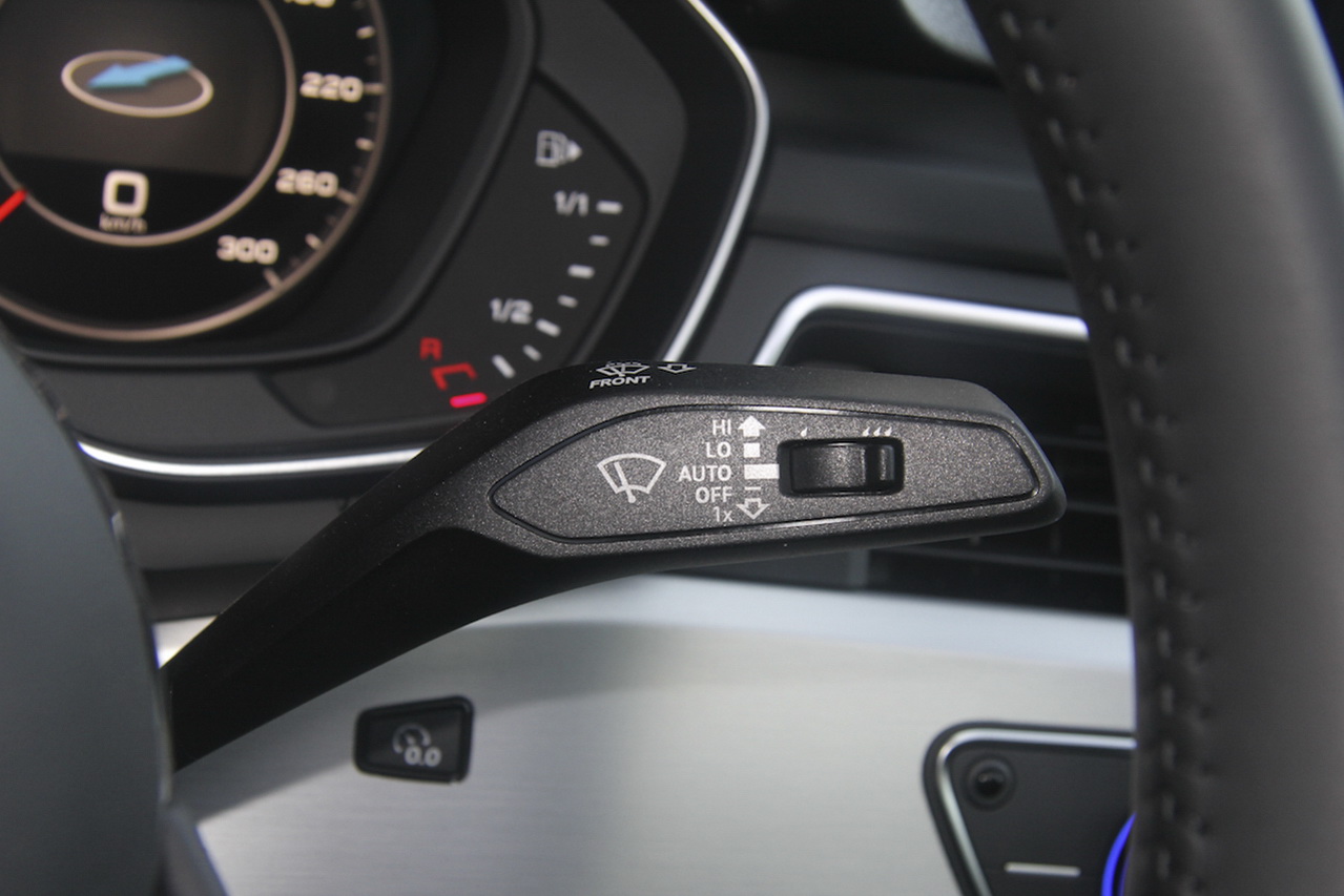 2017款奥迪A4L 2.0T自动40TFSI运动型