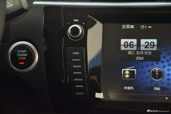 2015款众泰T600 1.5T手动豪华型 冰川白