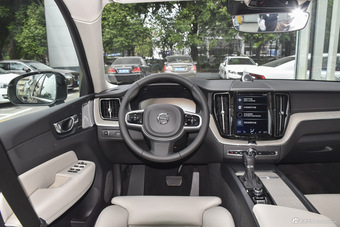 2018款沃尔沃XC60 2.0T自动四驱T5智雅豪华版