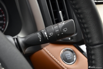 2018款RAV4荣放 2.5L自动四驱精英i版