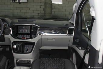 2016款瑞风M4 2.0L手动豪华型