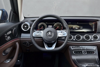 2019款奔驰E级2.0T自动 200L运动型4MATIC