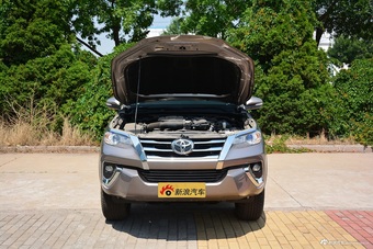 2017款Fortuner 4.0L自动 SR5 V6中东版