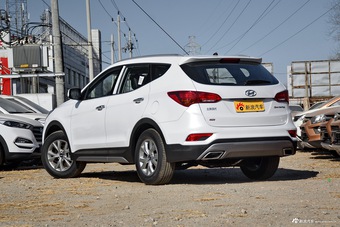 2017款全新胜达2.4L手动两驱智能型5座