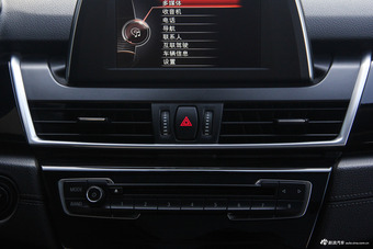 2016款宝马2系旅行车218i 1.5T自动运动设计套装 