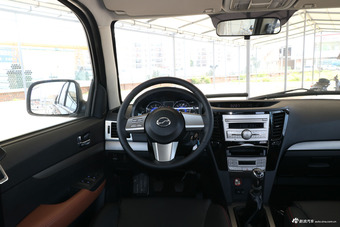 2018款中兴威虎 2.5T柴油国V两驱豪华型中双XD25T5