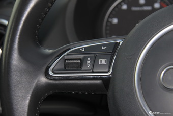 2016款奥迪A3 1.8T自动Limousine 40TFSI豪华型