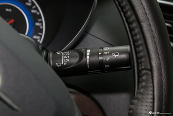 2016款海马V70 2.0L手动适·畅型 6座