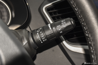 2018款东风风神AX7 1.6T自动尊贵型