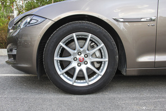 2015款捷豹XJL 3.0L自动SC两驱尊享商务版