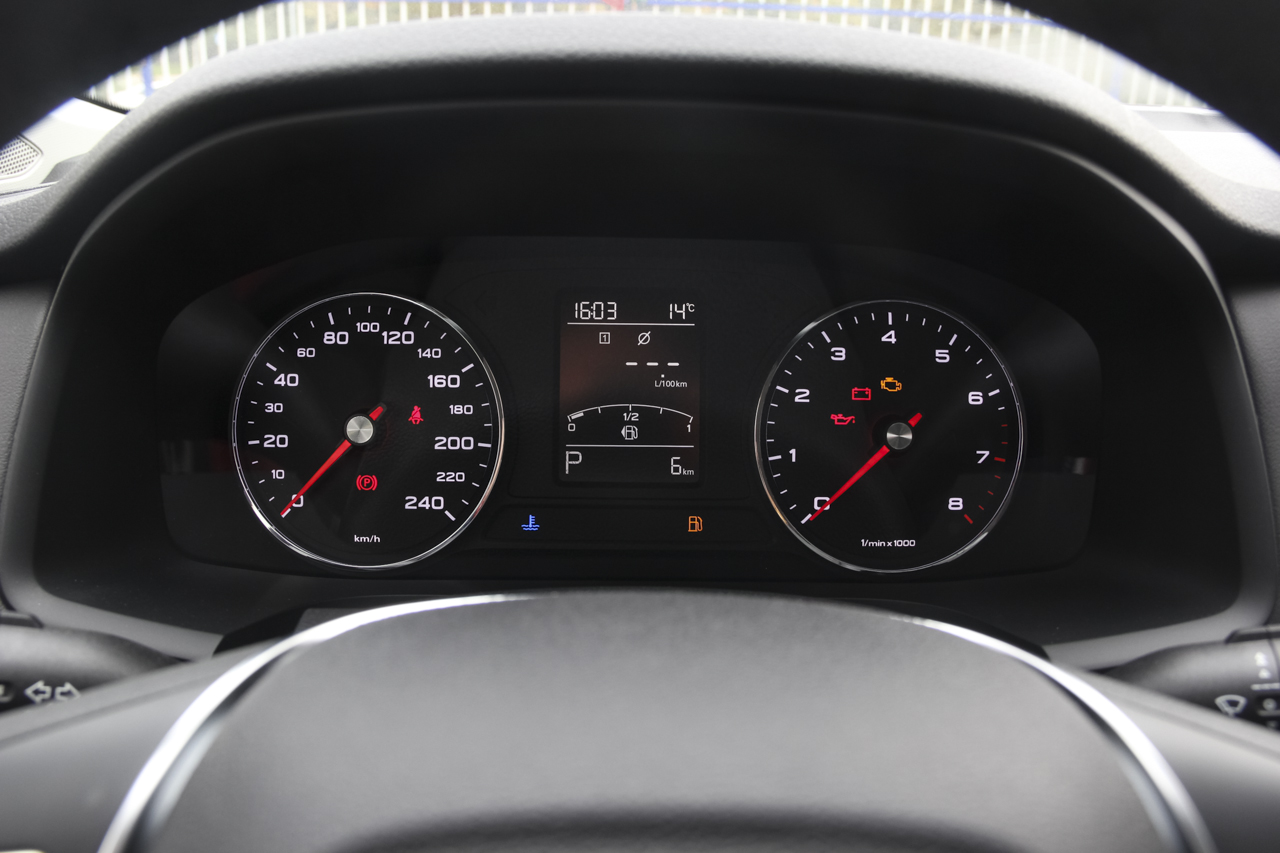 2017款荣威i6 1.0T自动互联网智享版16T