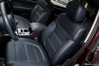 2016款 野马汽车 T70  1.8L 手动精英款 波尔多红