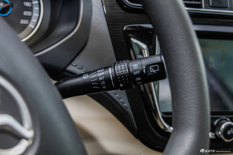 2015款英致737 1.5L手动豪华导航版