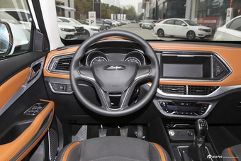 2017款众泰T300 1.5L手动精英型 