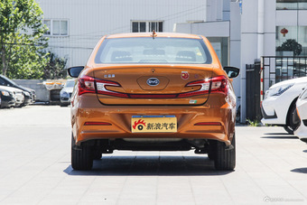 2015款比亚迪秦1.5T自动双冠旗舰版