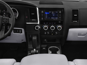 丰田推出新款巨无霸 改款红杉发布