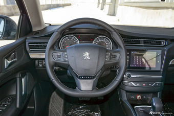 2016款东风标致408 1.6T自动豪华版
