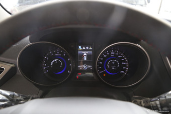 2016款长安CS75 1.8T自动尊荣型