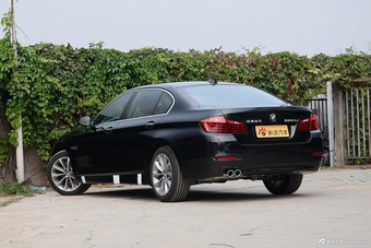 2017款宝马5系2.0T自动528Li 领先型