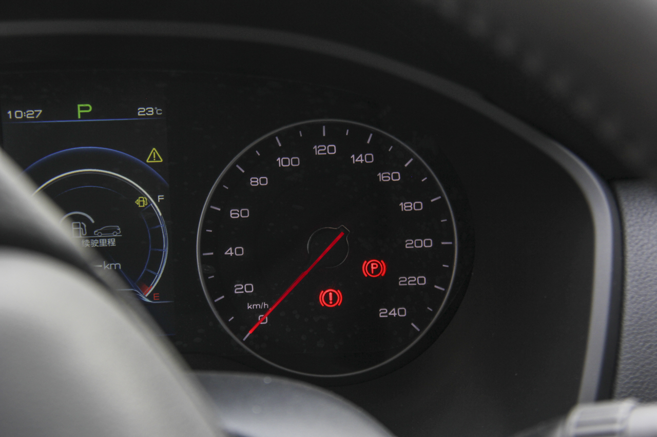 2019款比亚迪宋1.5TI自动智联越动型